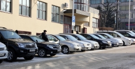 ГИБДД Хабаровска заставило парковаться чиновников краевых министерств  под &quotлинейку&quot Анна Незнанова